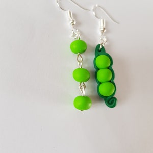 cadeau original,boucles d oreilles petits pois,boucles d oreilles originales,cadeau gourmand,pate fimo,boucles pois,bijoux de pois image 9