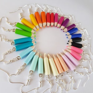 boucles d oreilles crayons,cadeau fin d'année scolaire,école,boucles maitresse,cadeau maitresse,cadeau original maitresse,theme ecole,fimo image 9