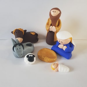 creche de noel,santons,personnages,jesus, marie,joseph,boeuf,cadeau noel,sapin,creche originale,creche unique,cadeau noel,cadeau original image 7