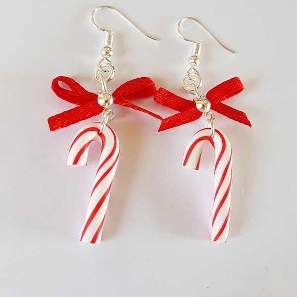 sucre d'orge,boucles noel,boucles d'oreilles,theme noel,rouge et blanc,chic,noeud satin,boucles originales,cadeau noel