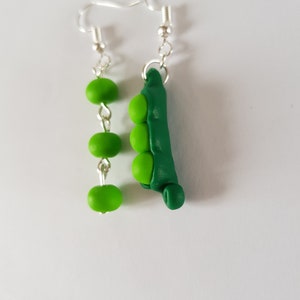 cadeau original,boucles d oreilles petits pois,boucles d oreilles originales,cadeau gourmand,pate fimo,boucles pois,bijoux de pois image 8