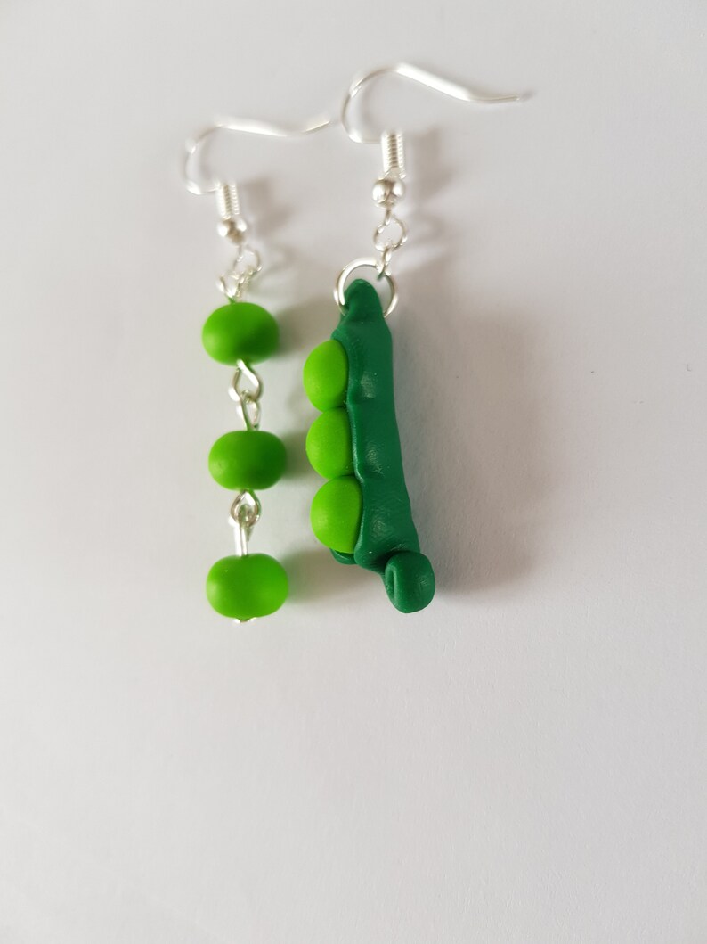 cadeau original,boucles d oreilles petits pois,boucles d oreilles originales,cadeau gourmand,pate fimo,boucles pois,bijoux de pois image 8