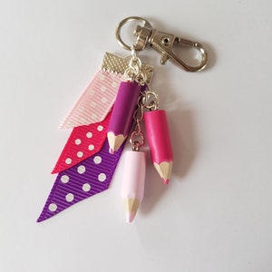 porte cle bijou de sac cadeau maitresse atsem,prof,instit crayons de couleur 1