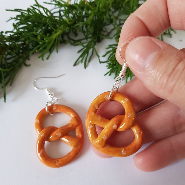 bretzel boucles d'oreilles,boucles bretzel, bijoux de bretzel,bijou gourmand,boucles alsaciennes,alsace,alsacienne,cocktail,idée cadeau