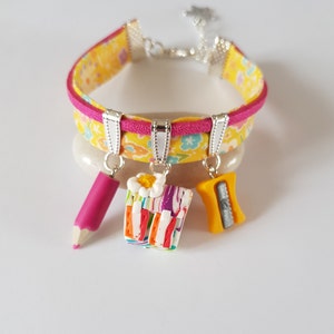 cadeau maîtresse,bracelet école,multicolore, cadeau atsem,bracelet maîtresse,cadeau original, fait main,cartable, crayon