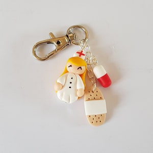 verpleegster grigri tas juweel cadeau blonde verzorger, ziekenhuis fimo sleutelhanger, verpleegster cadeau, dank u verpleegster, verpleegster sieraden