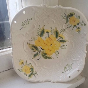 Vintage plate, Italian plate, Yellow flowers
