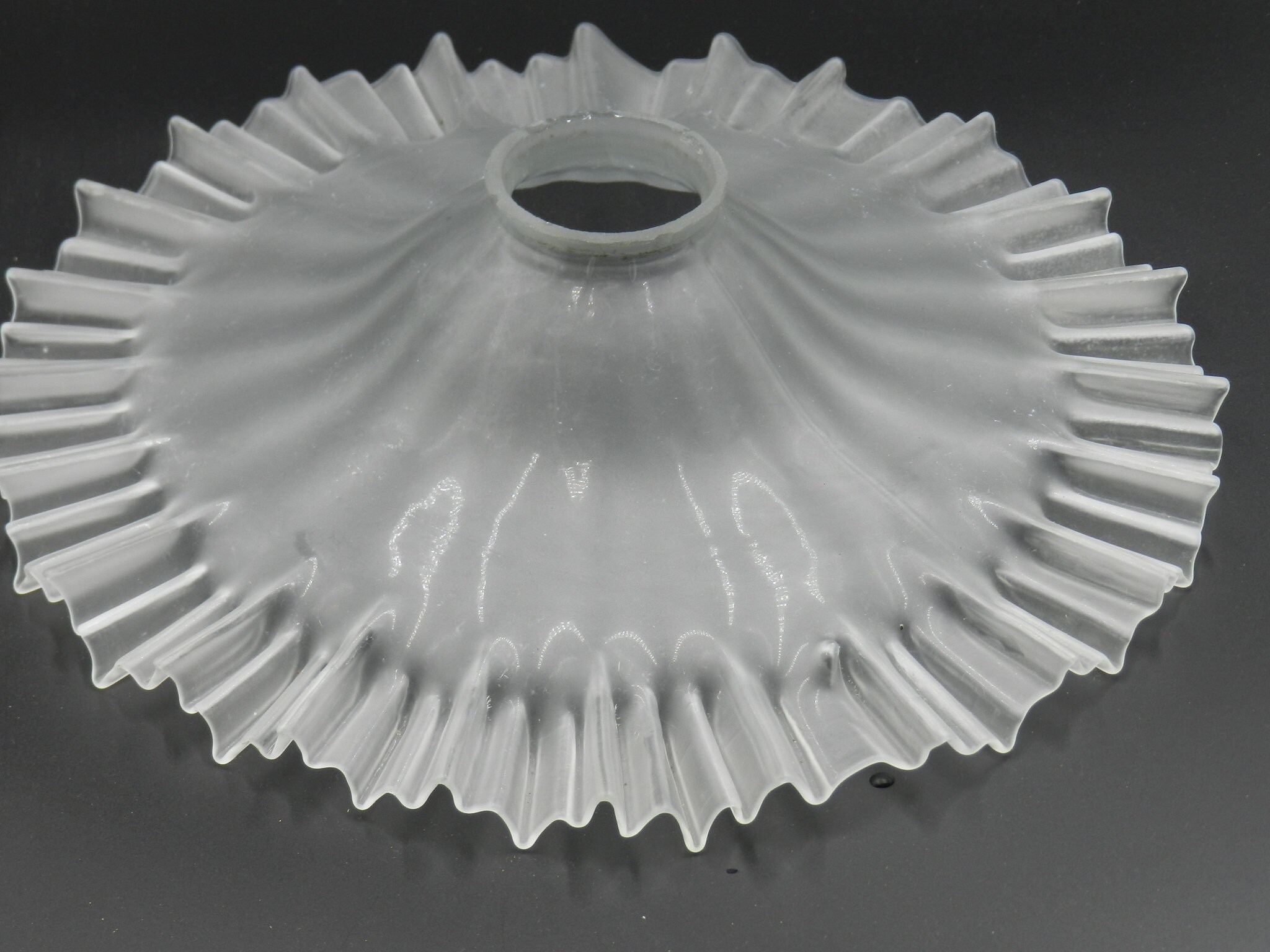 Ombre en Verre Blanc Opaque Peu Commune