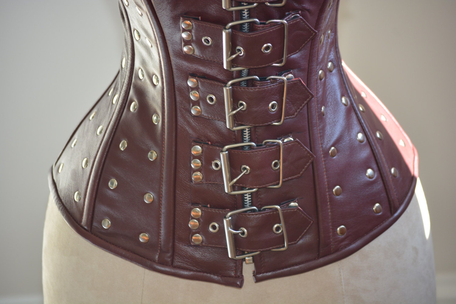 Steampunk and gothic style lambskin corset brown and black. Alt