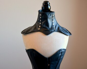 A real leather corsetted collar laced at the back, different colors available. Gothic, bdsm, vintage, burlesque, pinup, steampunk, prom