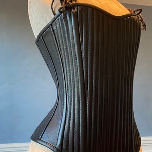 Lambskin full bust vintage historical pattern corset with shoulder straps (40+ steel bones). Different colors of leather are available