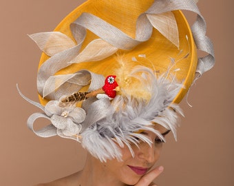 Grau Gelb Rot Fascinator Groß Gold Chic Fascinator mit Vögel Stilvoll MiniHat Kopfschmuck Hochzeit Haarschmuck Elegant