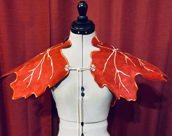 Faux suede Red & silver Elven Ranger 3D Leaf caplet, XMAS elf cape,Dryads CAPE,Woodland Elf, Fairy Leaf Pauldrons,Renaissance Cape,cosplay