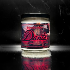 Pode incluir: Um conjunto de três canecas de cerâmica com acabamento salpicado e fosco. As canecas são em tons de creme, cinza claro e cinza escuro. Cada caneca tem um design simples e minimalista, ideal para café ou chá.