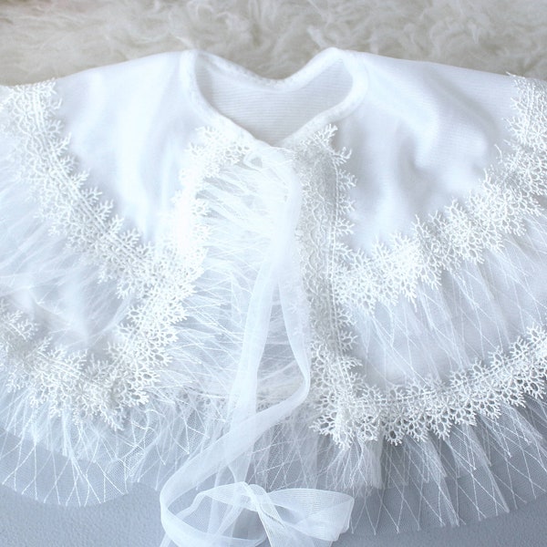 Couvre-épaule en dentelle pour bébé, Commandes personnalisées, Mini poncho de mariage fantaisie, Tulle blanc et dentelle, Accessoire de photographie, Édifiant, élégant, bouquetière