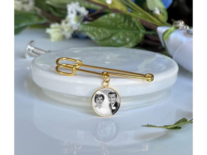 Gold Bridal Bouquet Charm dangle set with 1,2,3,4 5 photo charms on gold pin - Gold Wedding Bouquet Memory picture Charms Bridal Shower Gift image 9