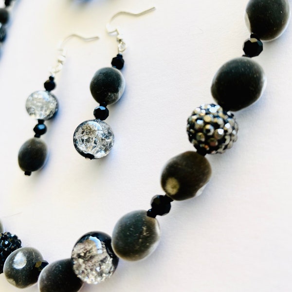 Glass bi-color & RARE Mgambo Seeds / Sustainable Hawaiian Velvet Jewelry – Black and Clear