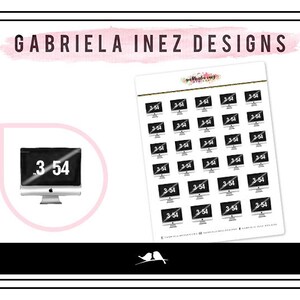 Op de afbeelding: Een vel met 36 computermonitor stickers met een zwart-wit ontwerp. Elke sticker heeft een computermonitor met de tekst "3-54" op het scherm. De stickers zijn in een rasterpatroon op een witte achtergrond gerangschikt.