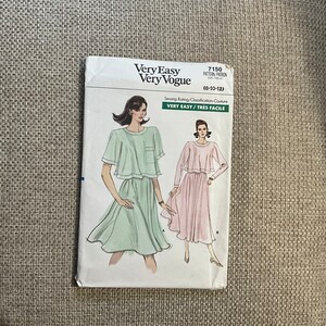 Vogue Sewing Pattern 7150 Misses Petite Top & Skirt Very Loose Fitting Flared Top Slight Extended Shoulders Stitched Hems Size 8 10 12