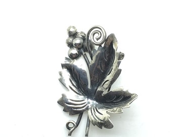 Taxco Damaso Gallegos DG Sterling Silver Brooch Pin  Grape Bunch Grapevine Vineyard   Wine Tasting Tour Guide Wine Lover Gift Idea