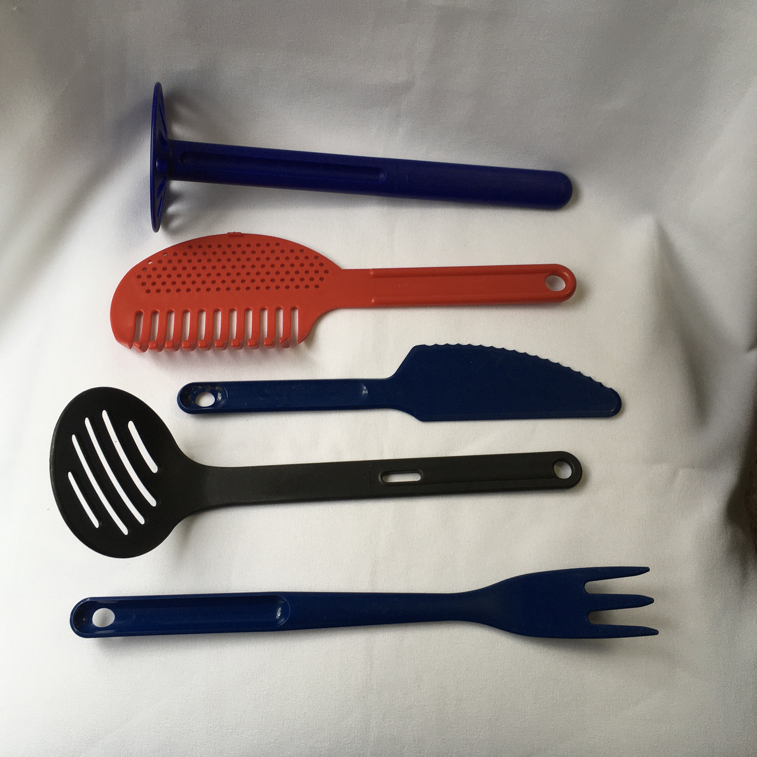 Tupperware MandoChef Mandolin Food Slicer Kitchen Utensils Cutlery