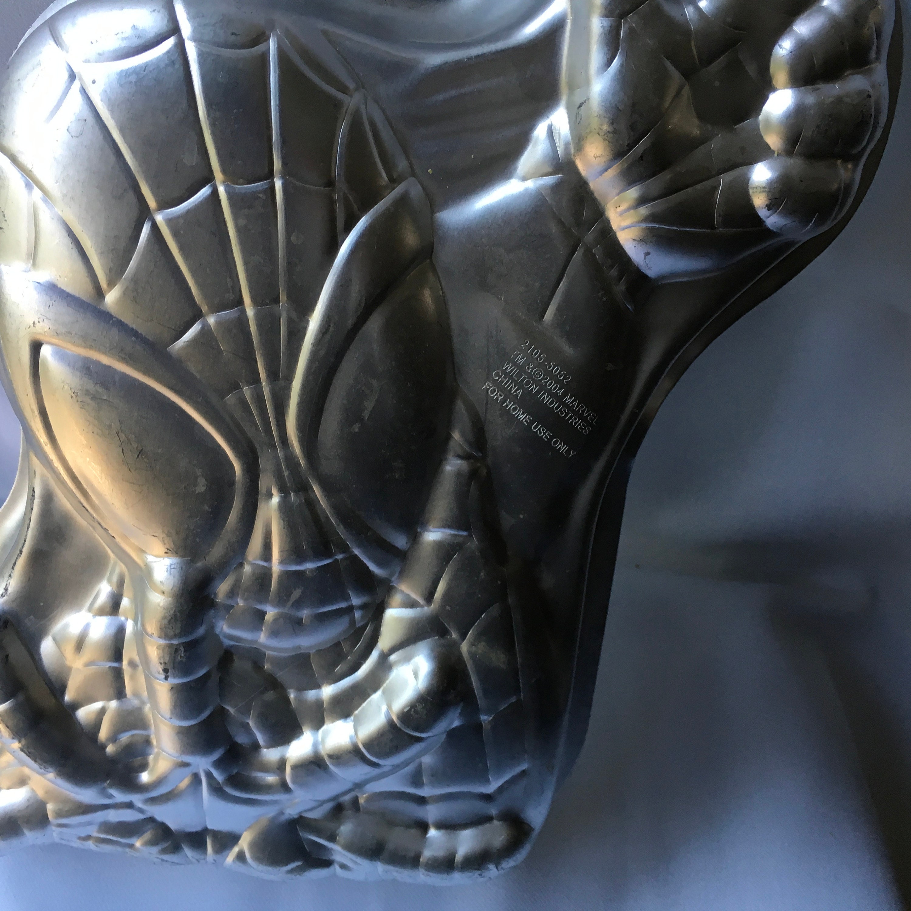 Wilton Spider man Head and Hands Cake Pan 2105 5052 Super Hero