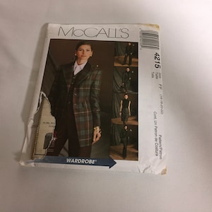 Peut inclure: Un patron de couture McCall's pour une veste, un gilet et une jupe. Le numéro du patron est 4215 et la taille est FF (16-18-20-22). Le patron est pour une "Non-Stop Wardrobe" et comprend des instructions pour faire une veste, un gilet et une jupe.