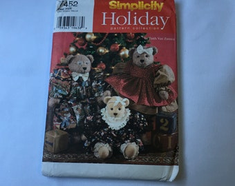 Simplicity Holidays Sewing Pattern 18 20 Inch Bear Family  & Clothes Mama Papa Baby Collar Pantaloons   Memory Bear DIY Bear Project