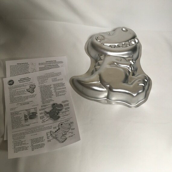 T rex top cake pan