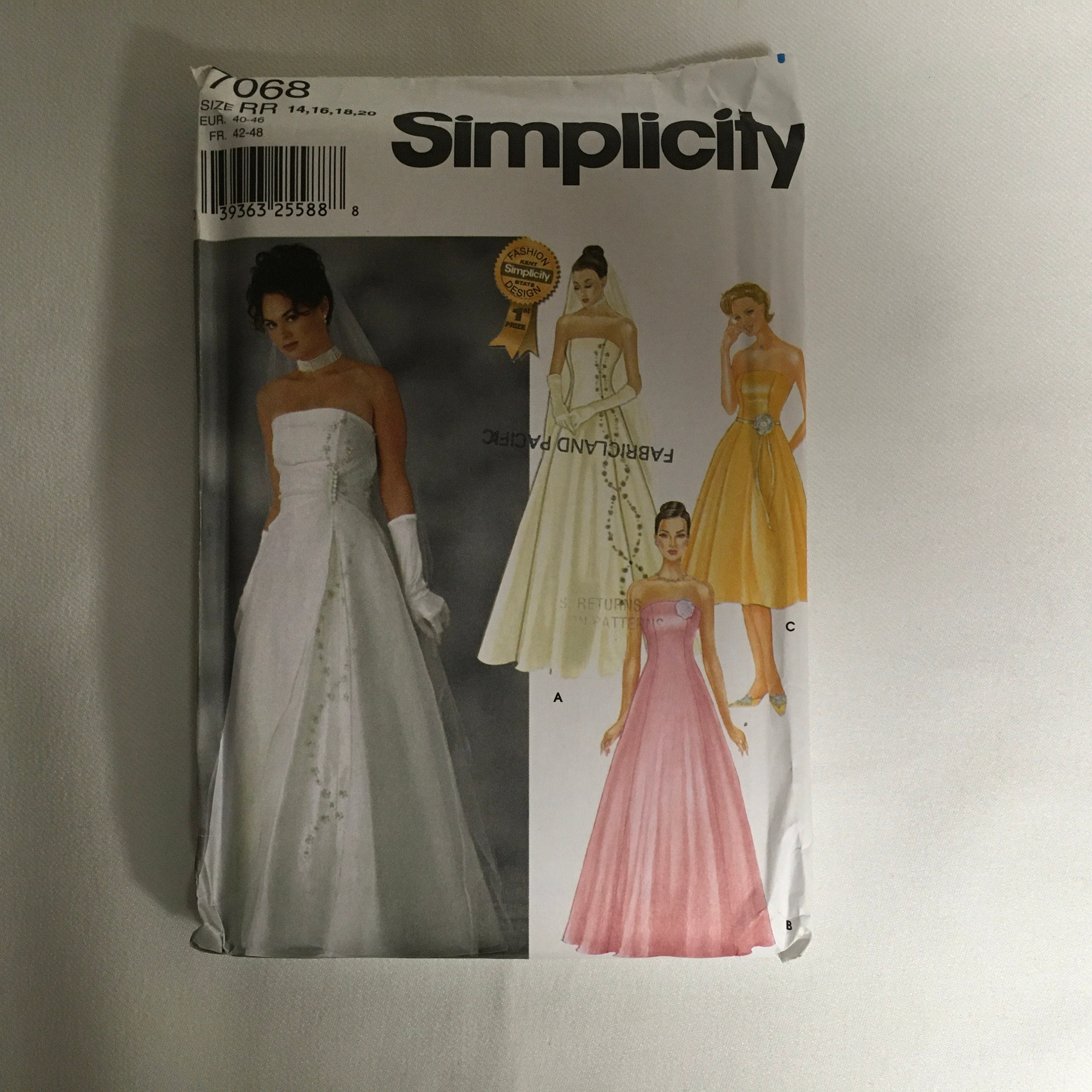 Simplicity 7068 Sewing Pattern Misses 
