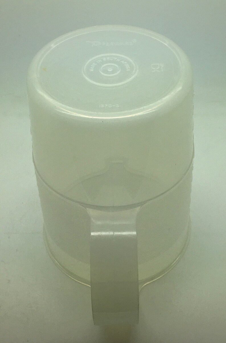 Tupperware Measuring Cup 1370 500 ml Metric With Handle Pour Spout Sheer Clear Replacement Baking Utensil Cooking