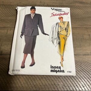 Vogue 1782 Sewing Pattern Issey Miyake Misses Jacket Skirt & Top Loose Fitting Jacket Uncut New Size 12