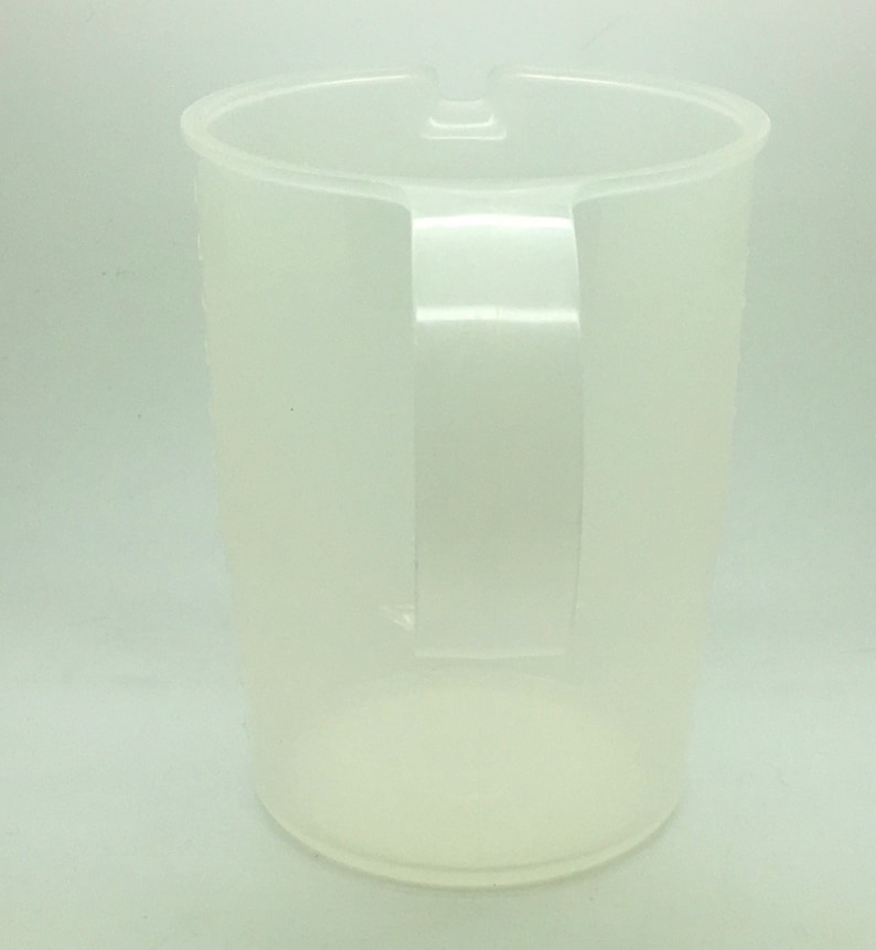 Tupperware Measuring Cup 1370 500 ml Metric With Handle Pour Spout Sheer Clear Replacement Baking Utensil Cooking
