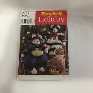 Simplicity 7439 Sewing Pattern Holiday Sitting Bears With Clothes 25 “ 28 “ Pants Ear Flaps Scarf Pouch Ties Bow For Hat Christmas Bear