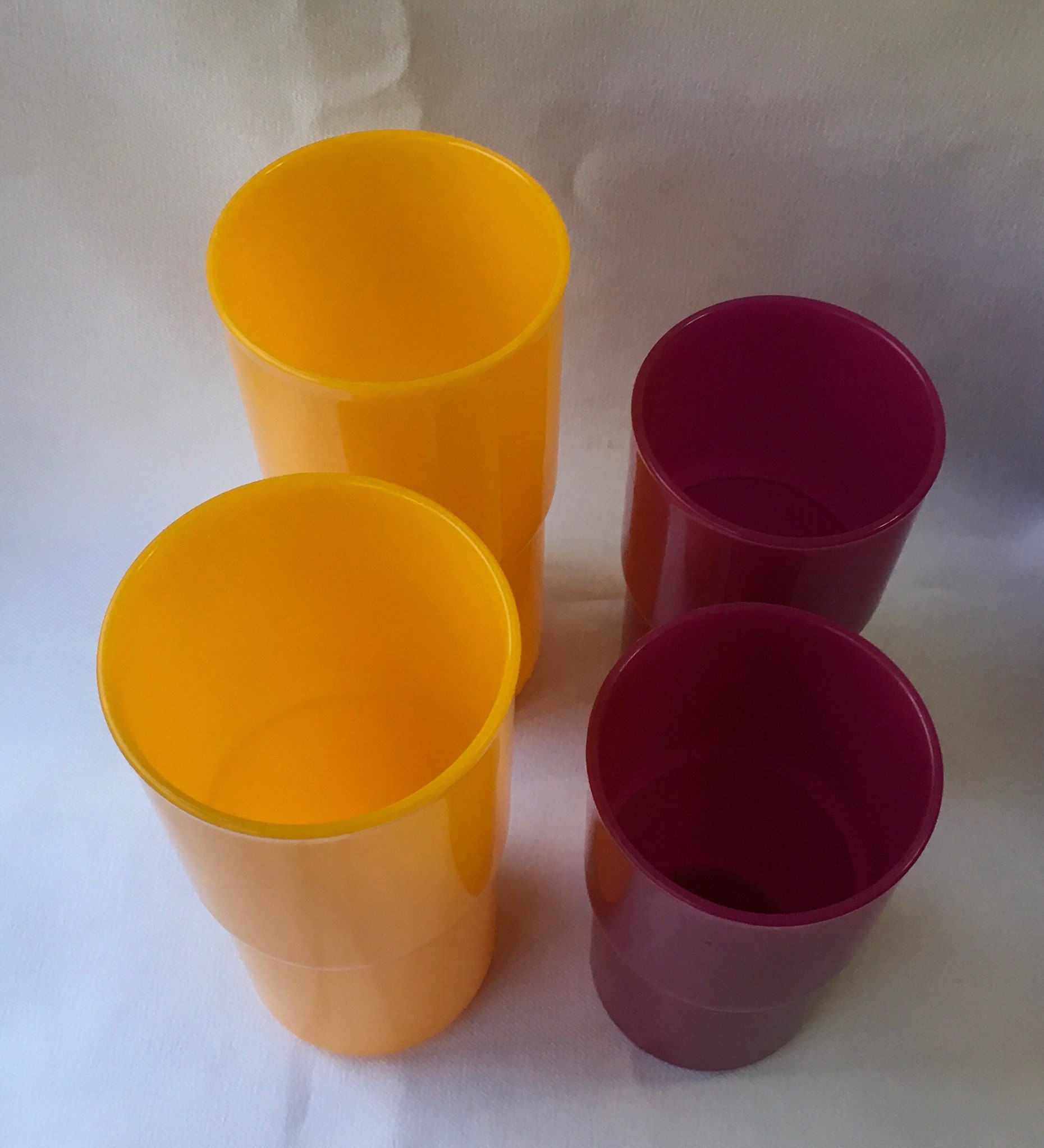 Vintage Tupperware Beige 18 ounce J Cups 3 Tumblers #2413 Stackable  Stacking