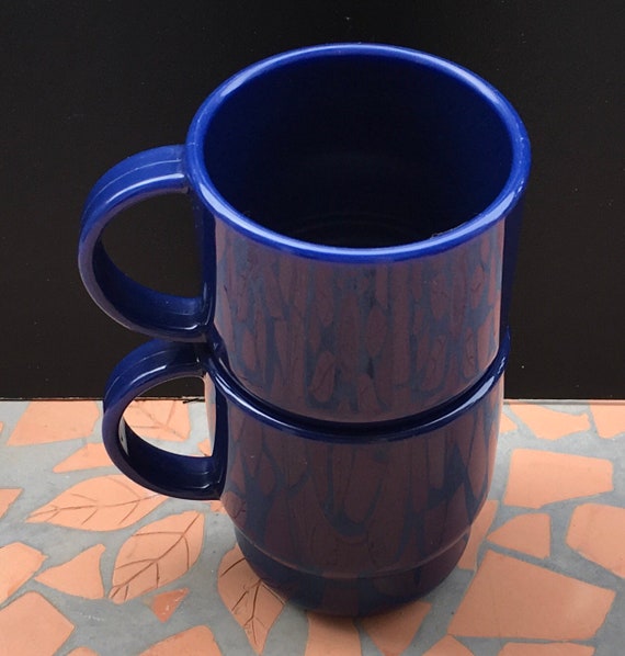 Vintage Camping Outdoors Of Coffee 2224 Tupperware Set Nesting Table Mugs 2 Rv Cups Bold Hiking Patio Stackable Top Blue Microwavable N dWQorCeExB