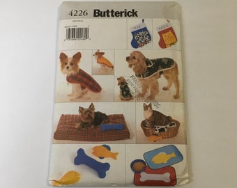 Chats et chiens Accessoires De Noël Bas manteaux nourriture plat place mats lits pour animaux de compagnie jouets farcis Taille 16 à 26 pouces Chiens Butterick 4226