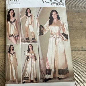 Vogue V1834 Misses Robe Petite Robe , Belt, Camisole,Slip,Shorts And Pants Size (16-24)