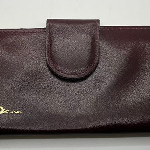 Portefeuille Pitt Bordeaux pour femme Portefeuille en cuir véritable Kisslock Fabriqué au Canada Design en relief Cadeau pour son anniversaire