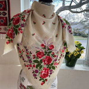 Vintage Big russian wool shawl Pavlovo posad with  in USSR