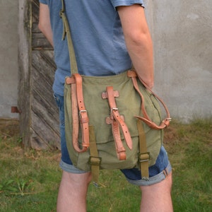 Vintage Light Canvas Messenger Bag mit Lederriemen, Armee-grüne Umhängetasche, Unisex Militär Brotbeutel
