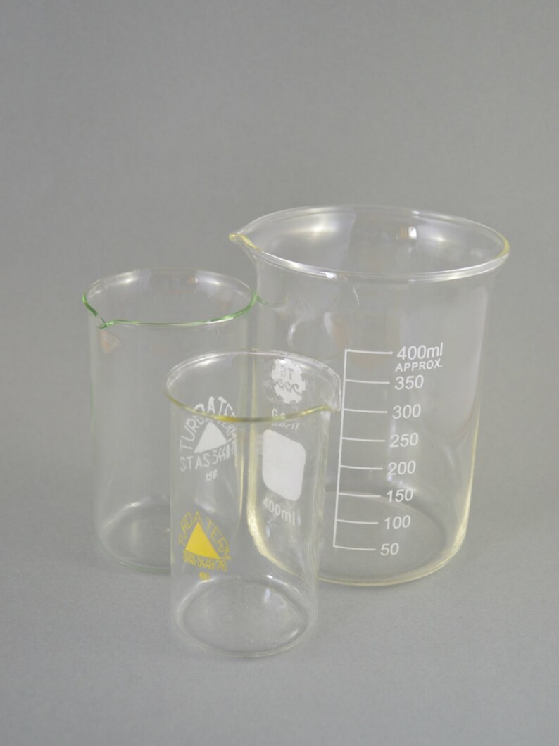 Graduated Glass Beaker Vintage Lab Glass Laboratory Ware Set Etsy