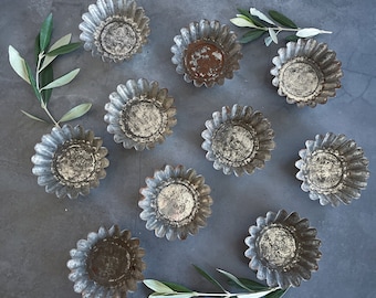 Vintage Rusty Tart Molds, Small Jello Moulds, Fluted Muffin Tins, Tarnished Food Photo Props
