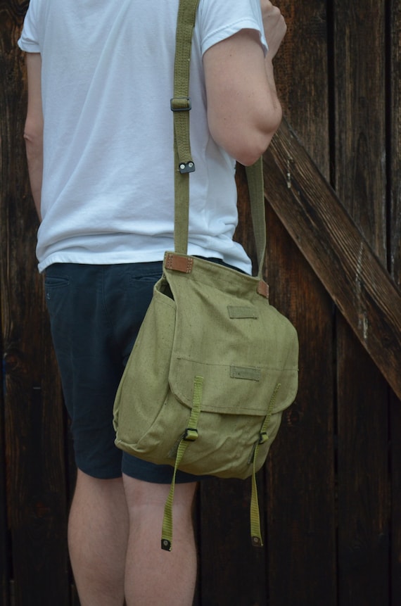 ARMYU Olive Green Original Heavyweight Classic Military Messenger Bag + Pin