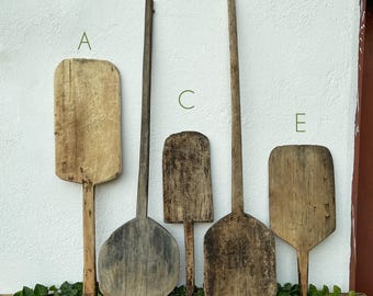 Pala de pizza de madera vintage, auténticas palas primitivas para pan.