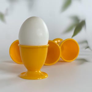 ヴィンテージライトオレンジエッグカップ：ミッドセンチュリーキッチンデコレーション、4個セット