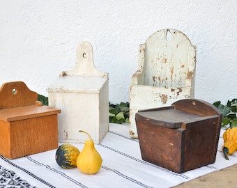 Rustic Wooden Wall Pocket: Vintage Farmhouse Decor