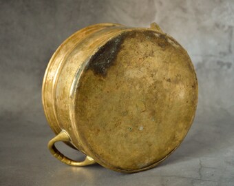 ヴィンテージの真鍮製ボウル（ハンドル 2 つ付き） - 気まぐれな写真