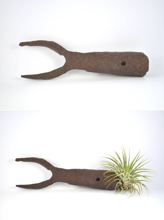 2 G Pitch Fork Primitive Tool Vintage Pitchfork Small Image 0