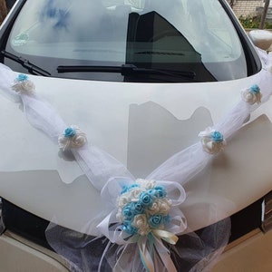 Autoschmuck Hochzeit , Girlande in V mit Organza Band und Blüten, Farbe nach Wunsch. Hellblau